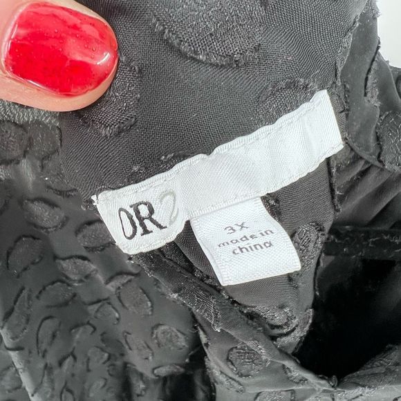 Daniel Rain DR2 Brielle Clip-Dot Blouse with Long Puff Sleeves size 3X - Picture 5 of 9